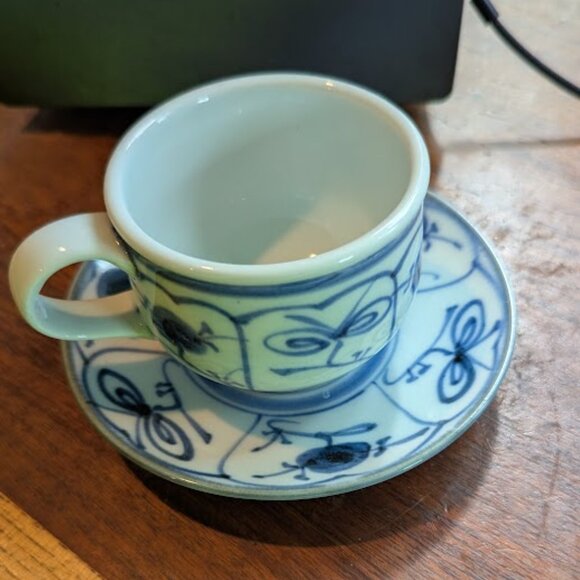 Oriental Porcelain Tea Cup And Saucer - Picture 1 of 4